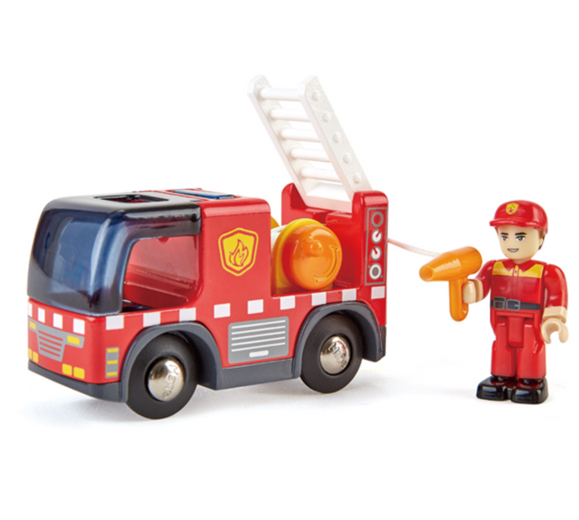 FIRE TRUCK W/SIREN – HAPE