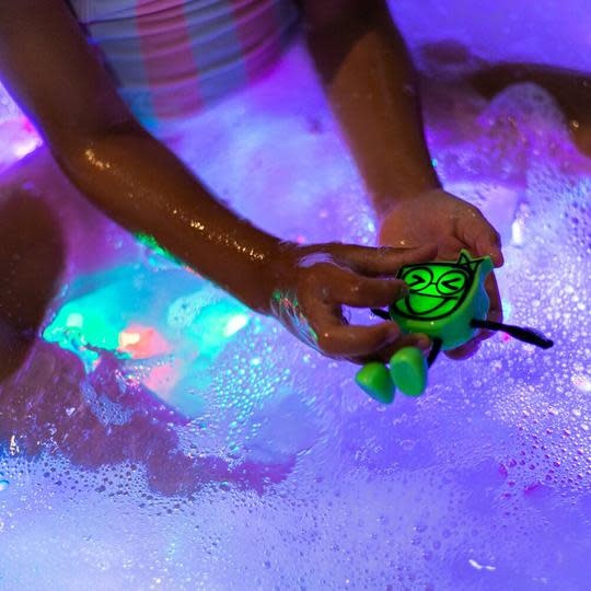 Glo Pals Light Up Bath Toy (Pippa Green)