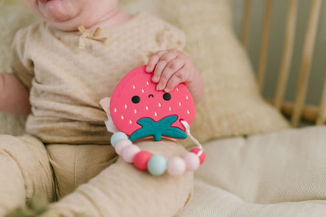 LLP Teether w/clip (Strawberry)